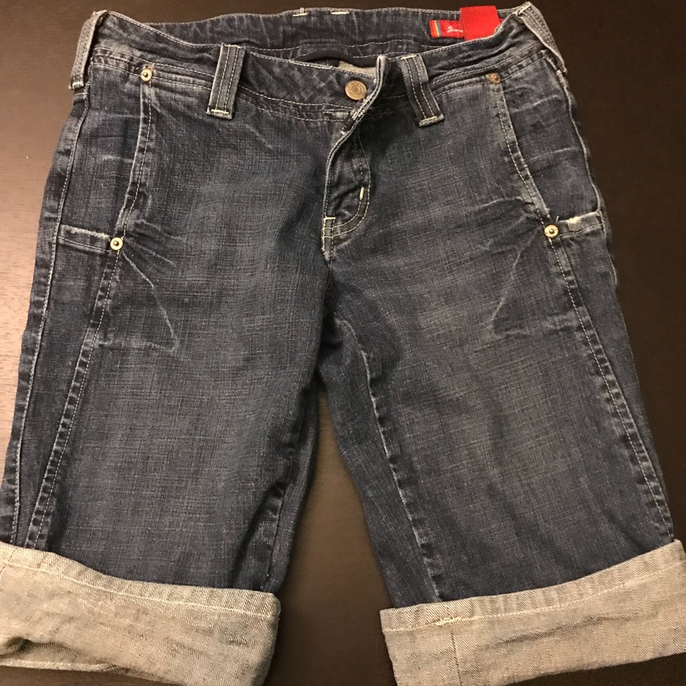 Bermuda Shorts- Seven - Picture 2 of 7